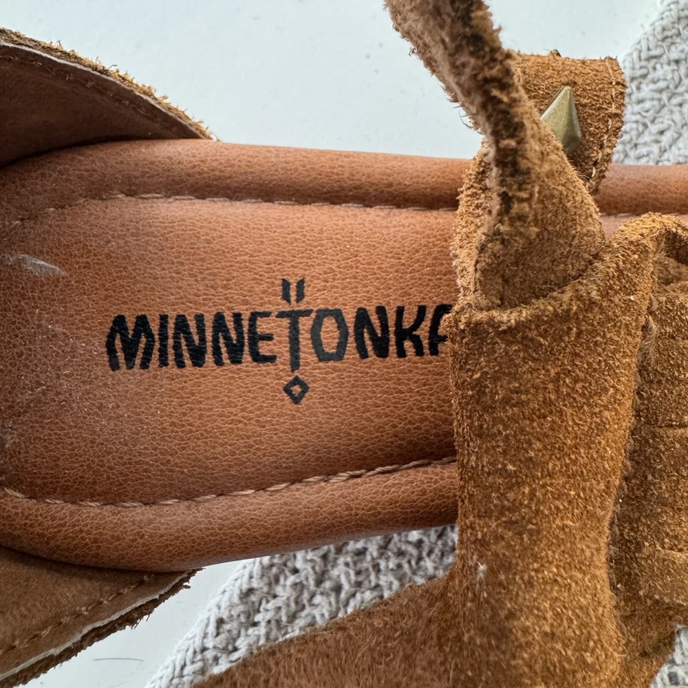 Minnetonka Tan Brown Suede Fringe Studded Wedge Boho Festival Sandals Sz 10 - Picture 7 of 10